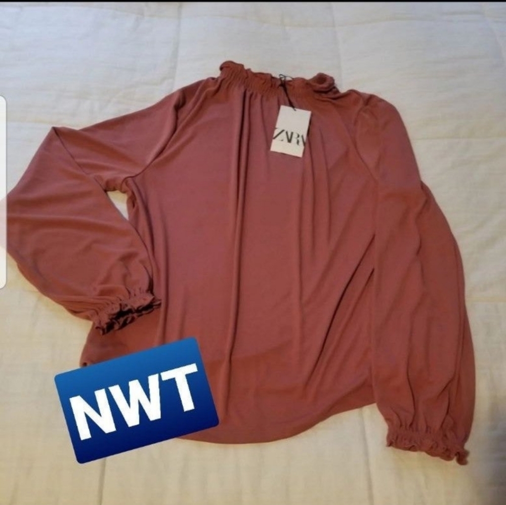 NWT, Ladies Zara Blouse, size lg
